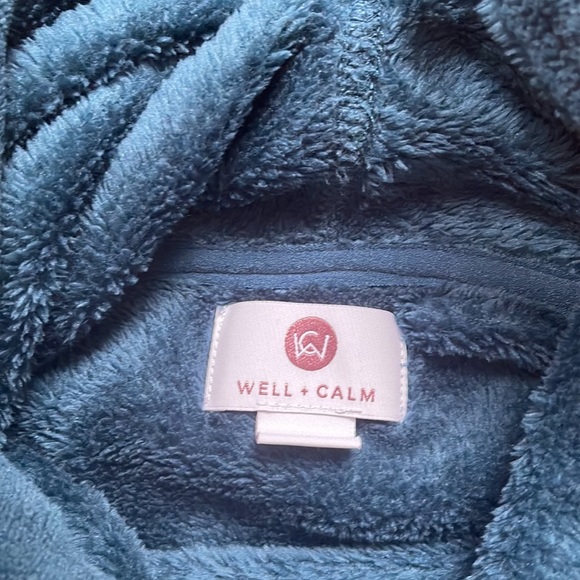 NWOT Well+Calm super soft blue pullover - Picture 4 of 5